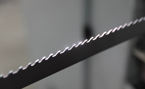 绍兴双金属带锯条产生切削噪音的原因具体有哪些？